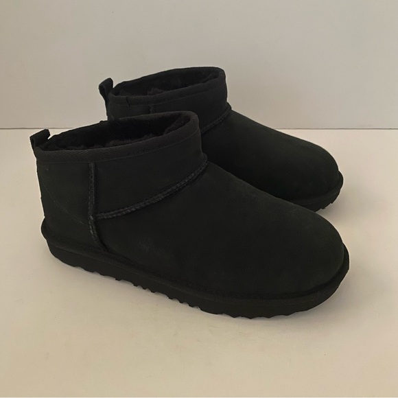 UGG Classic Ultra Mini Boots Kid’s 5 (Fits Women’s 7) New in Box - Picture 3 of 11